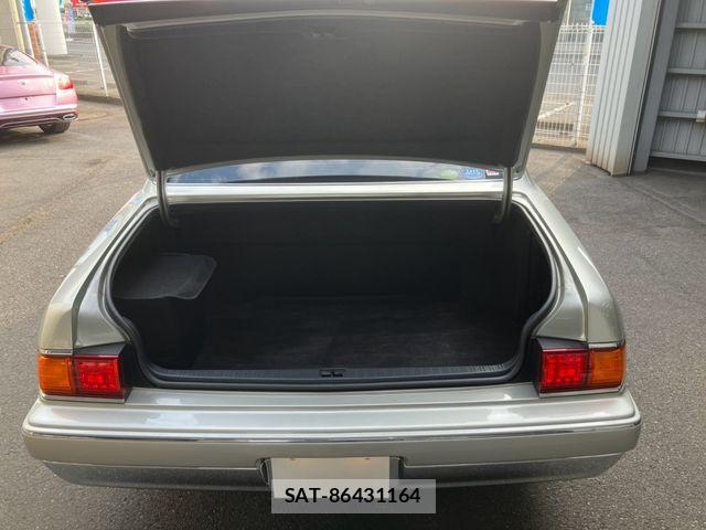 Toyota CENTURY 2005-02 8206797-10
