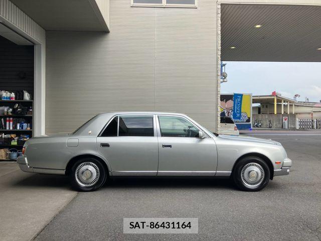 Toyota CENTURY 2005-02 8206797-2
