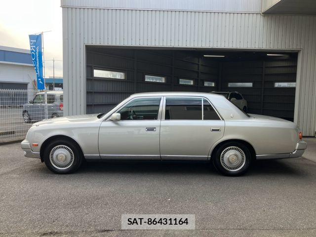 Toyota CENTURY 2005-02 8206797-3
