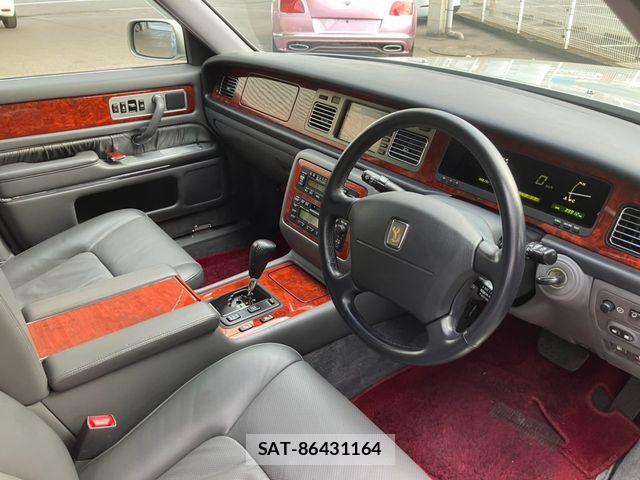 Toyota CENTURY 2005-02 8206797-6