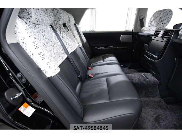 Toyota CENTURY 2026-04 8229245-13