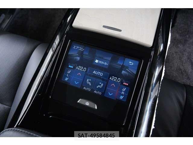 Toyota CENTURY 2026-04 8229245-16