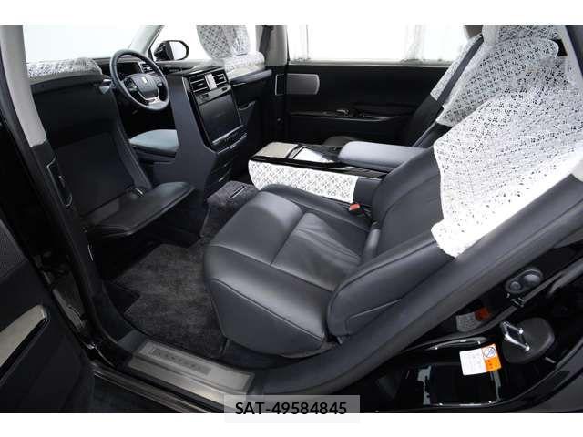 Toyota CENTURY 2026-04 8229245-1