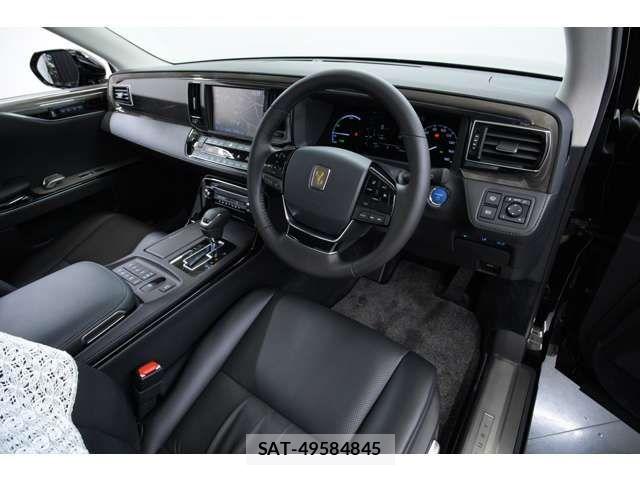 Toyota CENTURY 2026-04 8229245-6