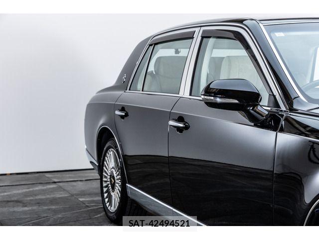 Toyota CENTURY 2019-06 8365119-15