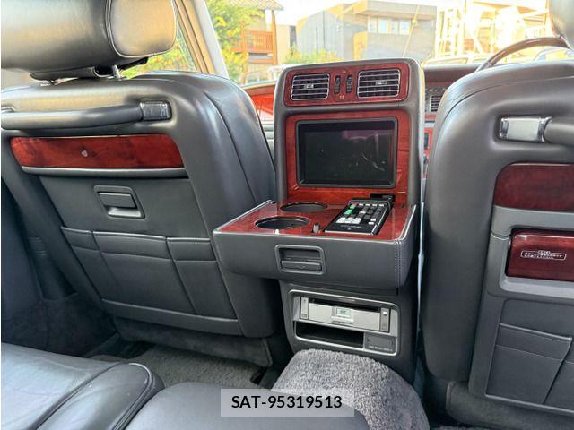 Toyota CENTURY 2005-08 8665930-9