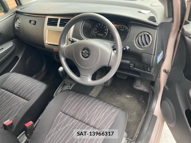 Suzuki CERVO 2009-08 8335202-6