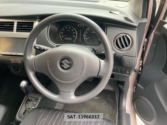 Suzuki CERVO 2009-08 8335202-8