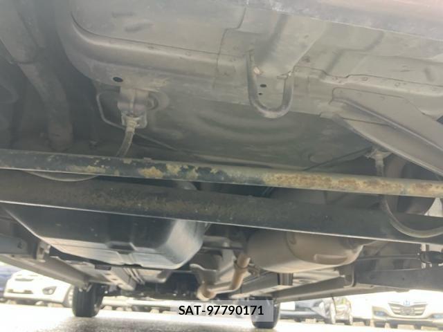 Suzuki CERVO 2006-12 8879067-5