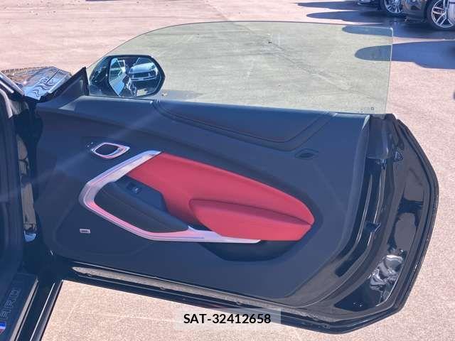 Chevrolet CAMARO 2023-05 1823165-13