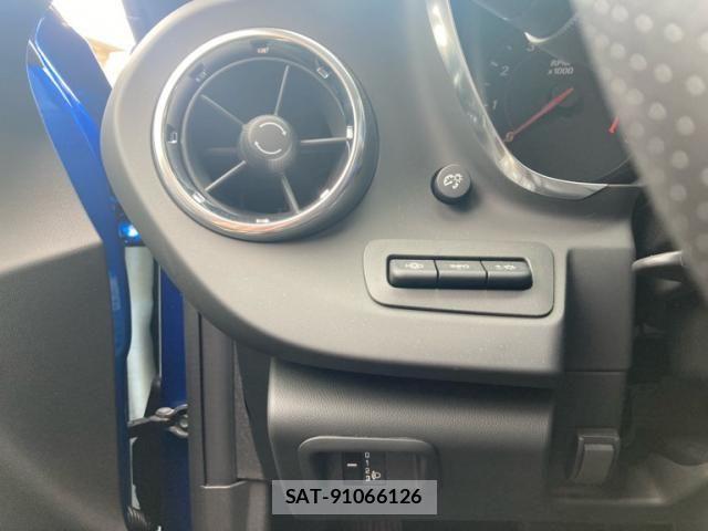 Chevrolet CAMARO 2018-06 7326151-18