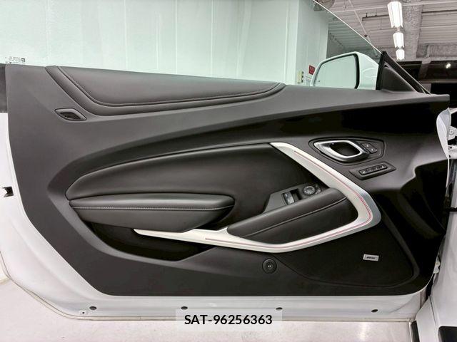 Chevrolet CAMARO 2021-01 7391597-17