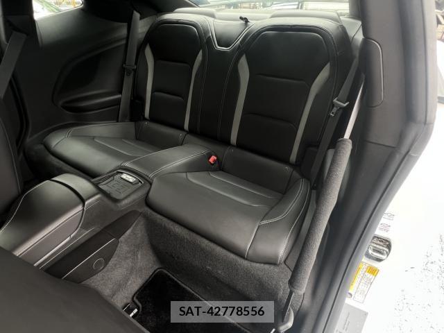 Chevrolet CAMARO 2023-04 7960922-29