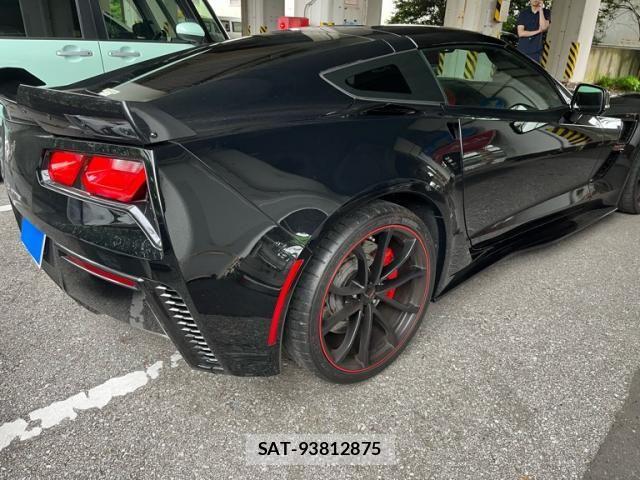 Chevrolet CORVETTE 2017-07 8741127-3