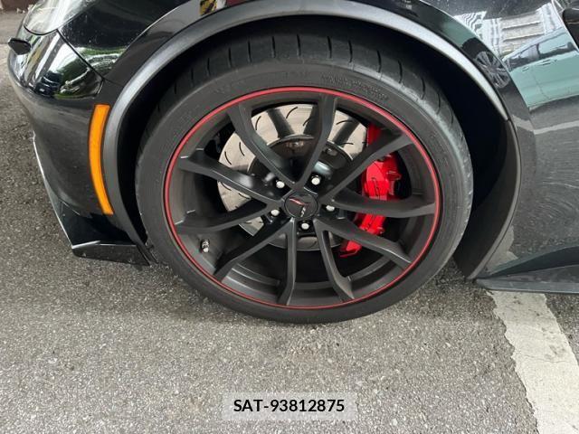 Chevrolet CORVETTE 2017-07 8741127-6