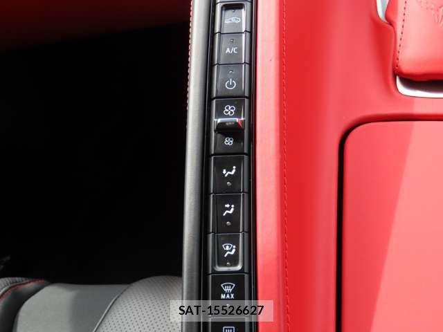 Chevrolet CORVETTE 2022-09 7499874-13