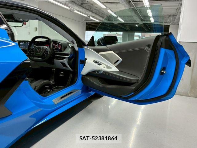 Chevrolet CORVETTE 2023-08 7615456-17