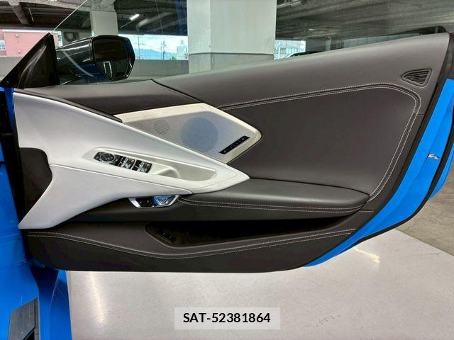Chevrolet CORVETTE 2023-08 7615456-18