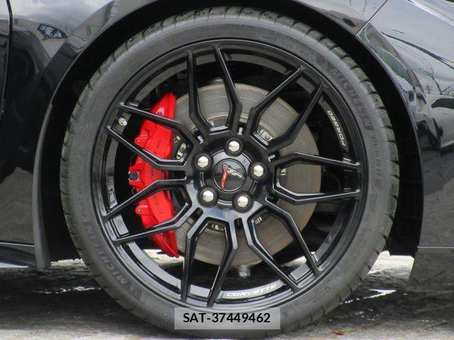 Chevrolet CORVETTE 2024-05 1301045-5