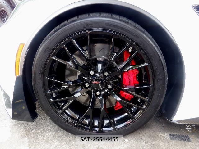 Chevrolet CORVETTE 2016-04 7453411-6