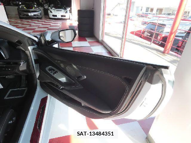 Chevrolet CORVETTE 2023-08 7453410-10