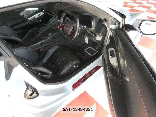 Chevrolet CORVETTE 2023-08 7453410-11
