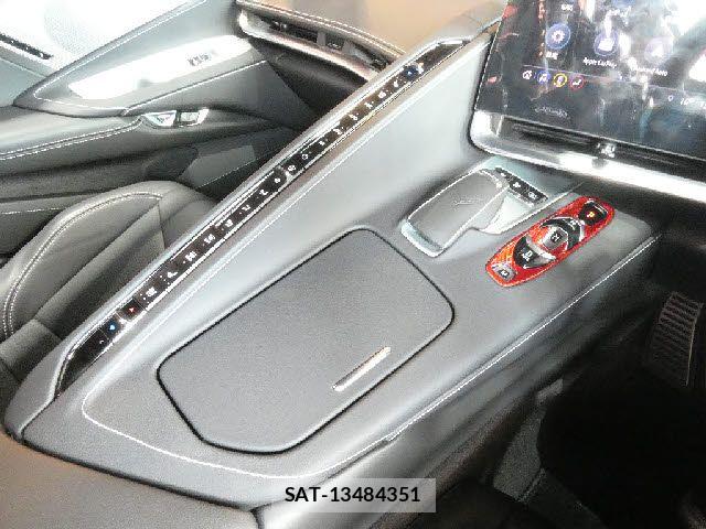 Chevrolet CORVETTE 2023-08 7453410-22