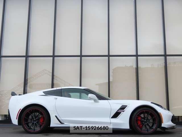 Chevrolet CORVETTE 2017-06 8206809-8