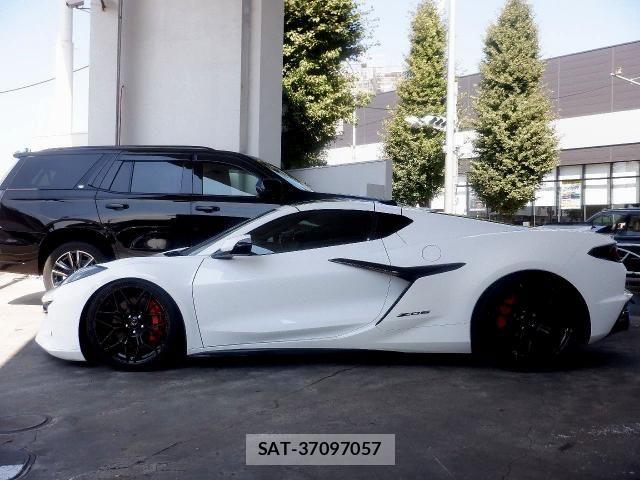 Chevrolet CORVETTE 2024-09 8561394-1