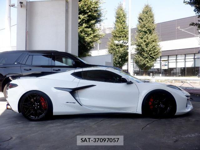 Chevrolet CORVETTE 2024-09 8561394-5
