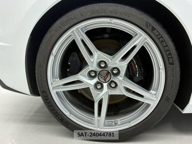 Chevrolet CORVETTE 2026-03 8741129-9