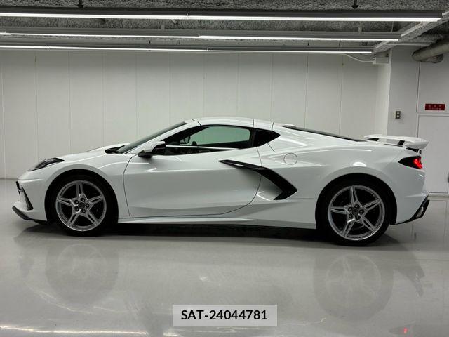 Chevrolet CORVETTE 2026-03 8741129-13