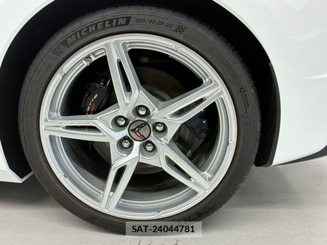 Chevrolet CORVETTE 2026-03 8741129-15