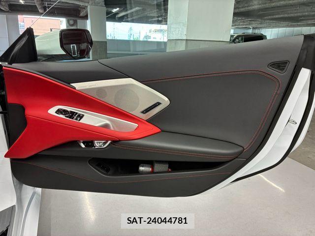 Chevrolet CORVETTE 2026-03 8741129-16