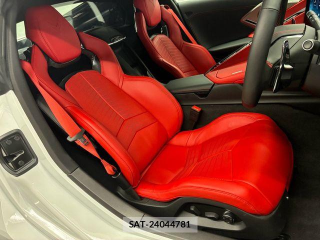 Chevrolet CORVETTE 2026-03 8741129-3