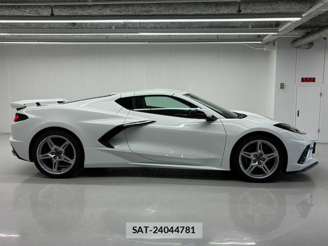 Chevrolet CORVETTE 2026-03 8741129-7