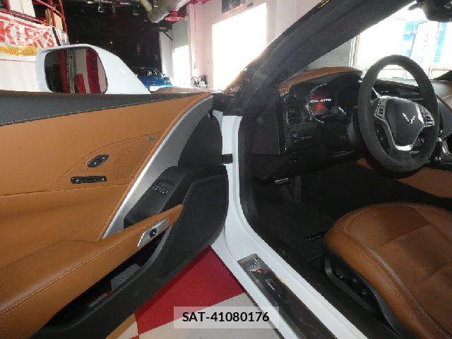 Chevrolet CORVETTE 2014-04 8870626-11