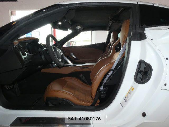 Chevrolet CORVETTE 2014-04 8870626-12