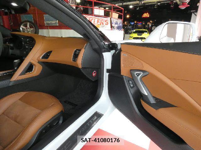 Chevrolet CORVETTE 2014-04 8870626-14
