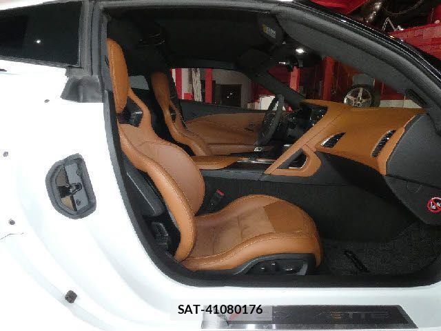 Chevrolet CORVETTE 2014-04 8870626-15