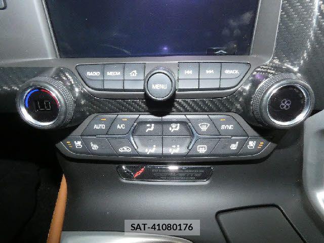 Chevrolet CORVETTE 2014-04 8870626-24