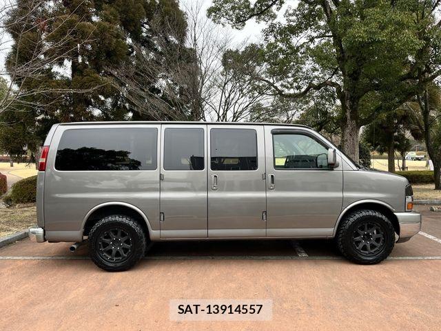 Chevrolet EXPRESS 2009-10 7020181-11