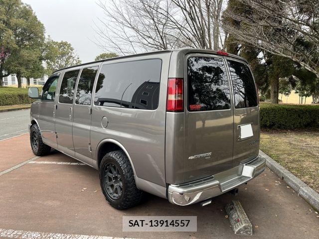 Chevrolet EXPRESS 2009-10 7020181-3