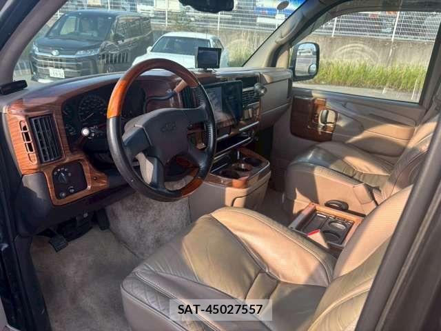 Chevrolet EXPRESS 2016-02 8098457-11