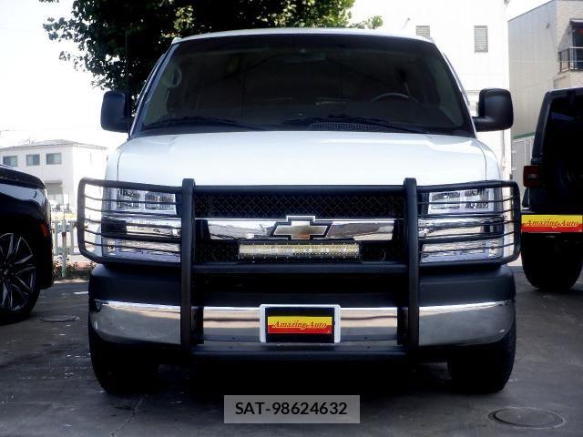 Chevrolet EXPRESS 2018-04 8145579-2