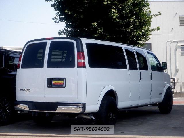 Chevrolet EXPRESS 2018-04 8145579-4