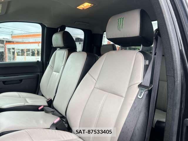 Chevrolet SILVERADO 2016-01 1361737-9