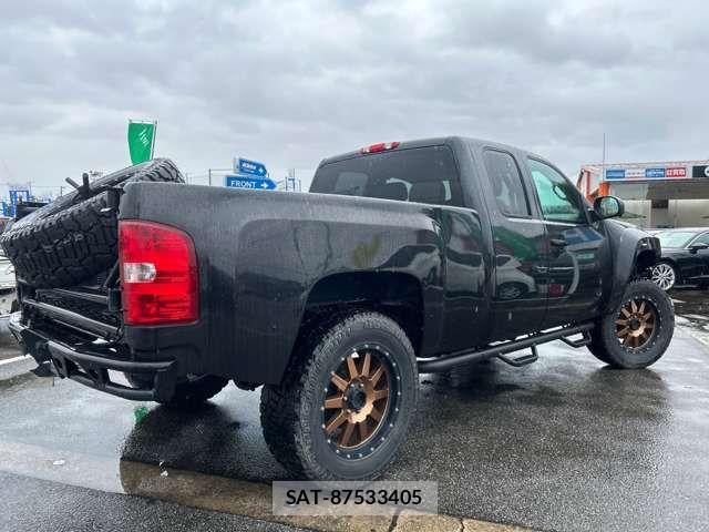 Chevrolet SILVERADO 2016-01 1361737-5