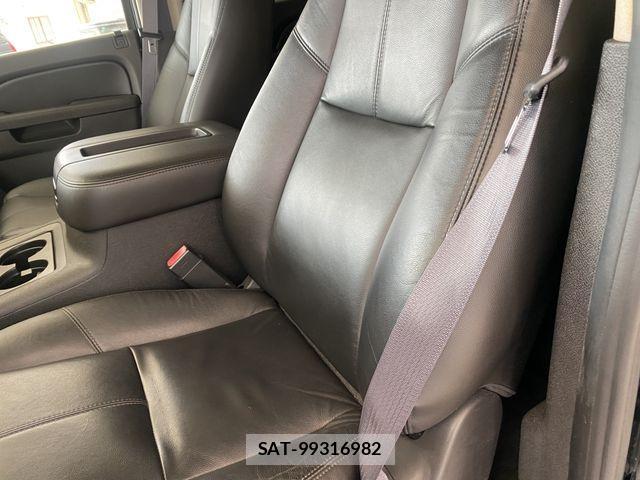 Chevrolet SUBURBAN 2012-01 1235327-9
