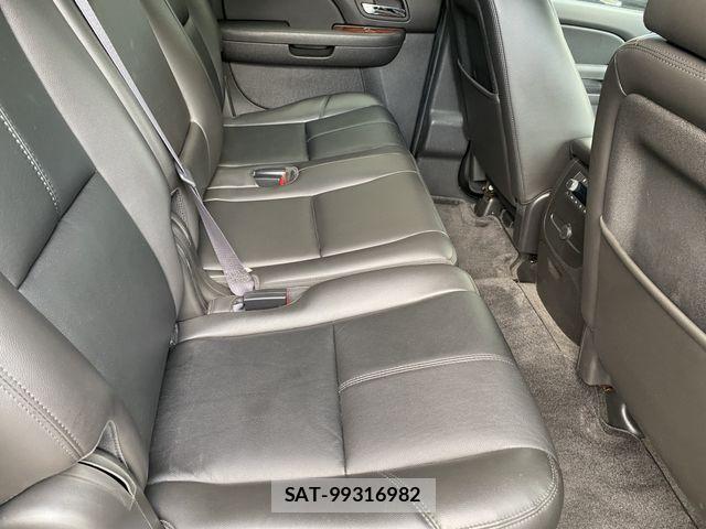 Chevrolet SUBURBAN 2012-01 1235327-14